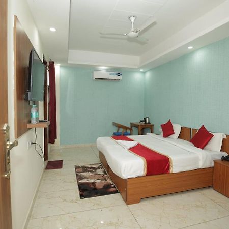 Hotel The Anvi Residency Sector 122 Noida Zewnętrze zdjęcie