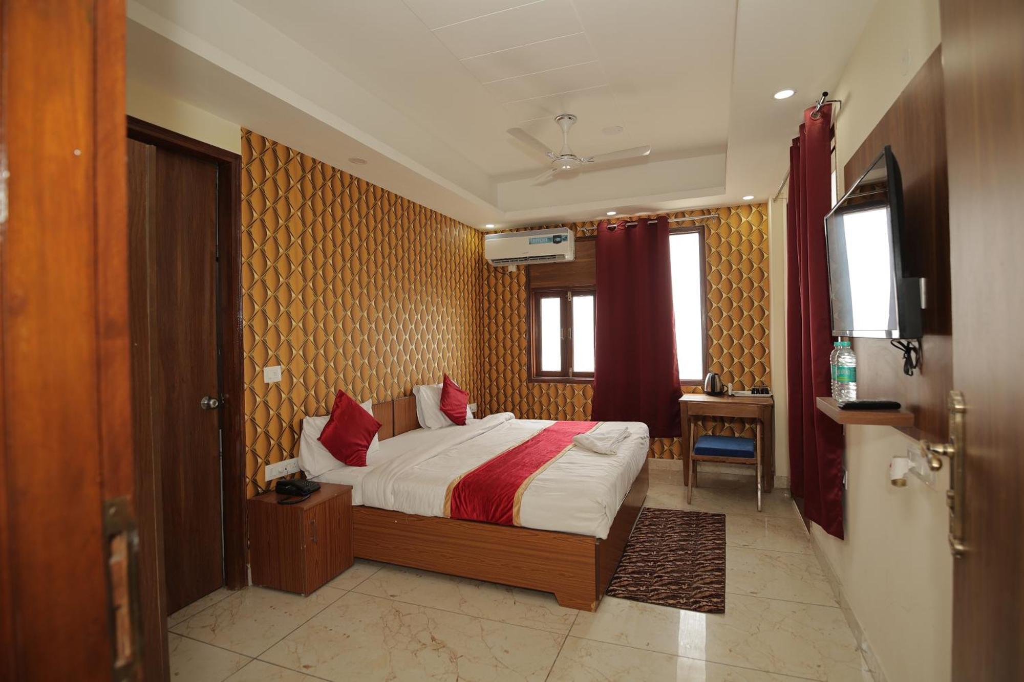 Hotel The Anvi Residency Sector 122 Noida Zewnętrze zdjęcie