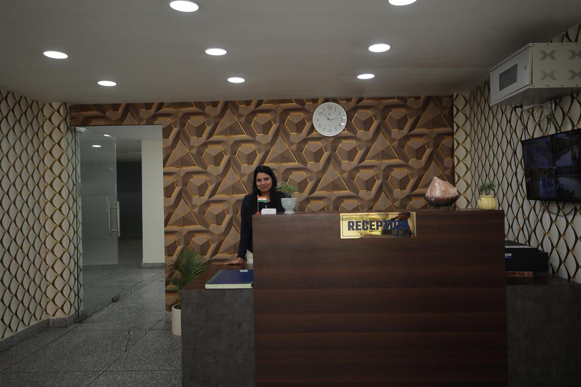 Hotel The Anvi Residency Sector 122 Noida Zewnętrze zdjęcie